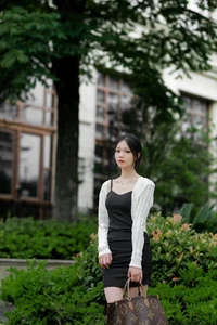 Captivating Portrait Series: YiTuYu Art Language Vol.4752 Featuring Qing Hui - image 4