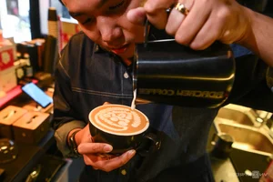 Mastering Dragon Latte Art: A Cultural Coffee Journey in Vietnam - image 3