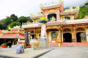 A Day Exploring Ba Den Mountain: The Majestic Roof of Southern Vietnam - image 5