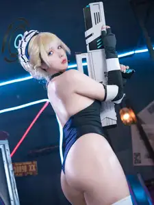 Discover Coser - Blue Archive's Asuma Toki Maid (32P): Alluring Combat Maid - image 1