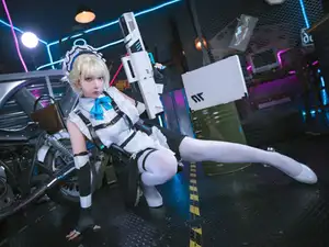 Discover Coser - Blue Archive's Asuma Toki Maid (32P): Alluring Combat Maid - image 3