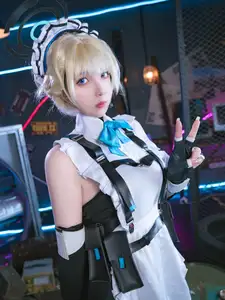 Discover Coser - Blue Archive's Asuma Toki Maid (32P): Alluring Combat Maid - image 7