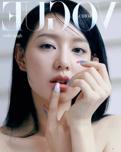 Kim Ji Won Shines in Elegant Vogue Korea Photoshoot Following Queen of Tears Success - image 7