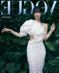 Kim Ji Won Shines in Elegant Vogue Korea Photoshoot Following Queen of Tears Success - image 4