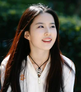 Iconic Beauty: Liu Yifei’s Rare 25-Year-Old Photos Resurface, Proving Why She Remains China’s Ultimate Fairy Sister - image 0