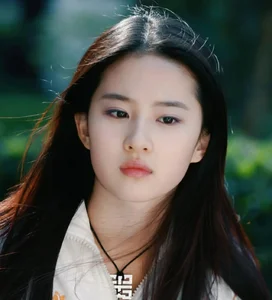 Iconic Beauty: Liu Yifei’s Rare 25-Year-Old Photos Resurface, Proving Why She Remains China’s Ultimate Fairy Sister - image 5