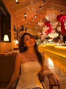 Rising Star: Luu Thien Huong’s Daughter Mimi Captivates Fans with Stunning Looks and Dance Talent - image 4
