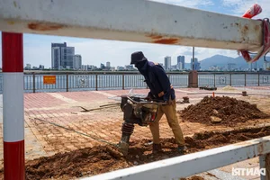 Exploring Da Nang’s Han River Pedestrian Street and Vibrant Night Tourism Scene - image 0