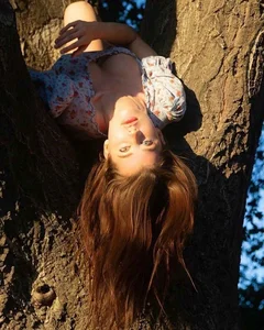 The Rare Beauty of Heterochromia: Celebrating a Stunning Model with Two Different Colored Eyes - image 4
