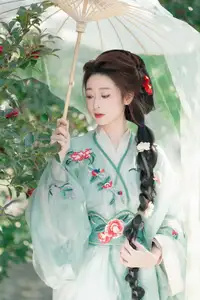 Ethereal Beauty: Xiao He's Grace in Classic Hanfu - YiTuYu Collection Vol.8729 - image 8
