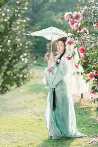 Ethereal Beauty: Xiao He's Grace in Classic Hanfu - YiTuYu Collection Vol.8729 - image 25