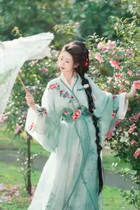 Ethereal Beauty: Xiao He's Grace in Classic Hanfu - YiTuYu Collection Vol.8729 - image 10