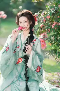 Ethereal Beauty: Xiao He's Grace in Classic Hanfu - YiTuYu Collection Vol.8729 - image 16