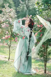 Ethereal Beauty: Xiao He's Grace in Classic Hanfu - YiTuYu Collection Vol.8729 - image 24