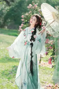 Ethereal Beauty: Xiao He's Grace in Classic Hanfu - YiTuYu Collection Vol.8729 - image 7