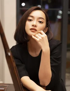 Chic Short Bob Haircut Inspiration: Kaity Nguyen’s Stunning New Visual and Elegant Style Transformation for a Modern Feminine Look - image 4