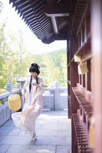 YiTuYu Art Language Vol.5135: Captivating Visuals with Model Bai Du Ren - image 3