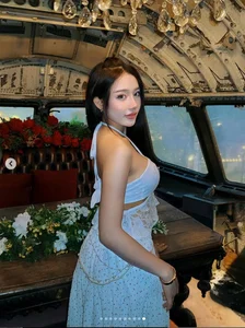 Thai Social Media Influencer Captivates Fans with Charming Kitchen Skills - image 3