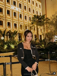 Thai Social Media Influencer Captivates Fans with Charming Kitchen Skills - image 1