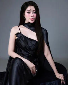 Elegant Saigon Influencer Style: A Stunning Gallery of Modern Luxury and Glamorous Fashion Trends - image 3