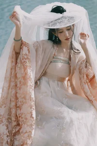YiTuYu Art Language Vol.7275: The Poetic Beauty of Xiao Bei Ke Qing Bu Yao Fang Qi - image 0