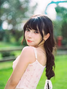 VGU No.143: A Gentle Beauty Embracing Summer Sun Fresh Youthfulness with Nature's Sweetness - image 0