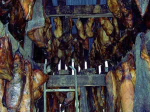 Exploring Hákarl: The Intense Flavors of Iceland’s Famous Fermented Shark Delicacy - image 6