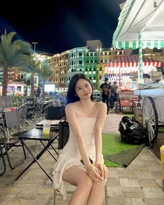 Chic Beach Fashion and Tropical Travel Inspiration in Thailand's Paradise - image 4