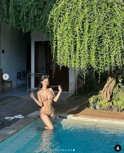 Korean Influencer's Stunning Vietnam Vacation: Bikini Fashion and Travel Trends - image 8