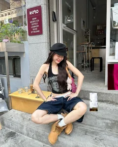 Exploring the Visible Underwear Fashion Trend Among Today's Youth - image 4