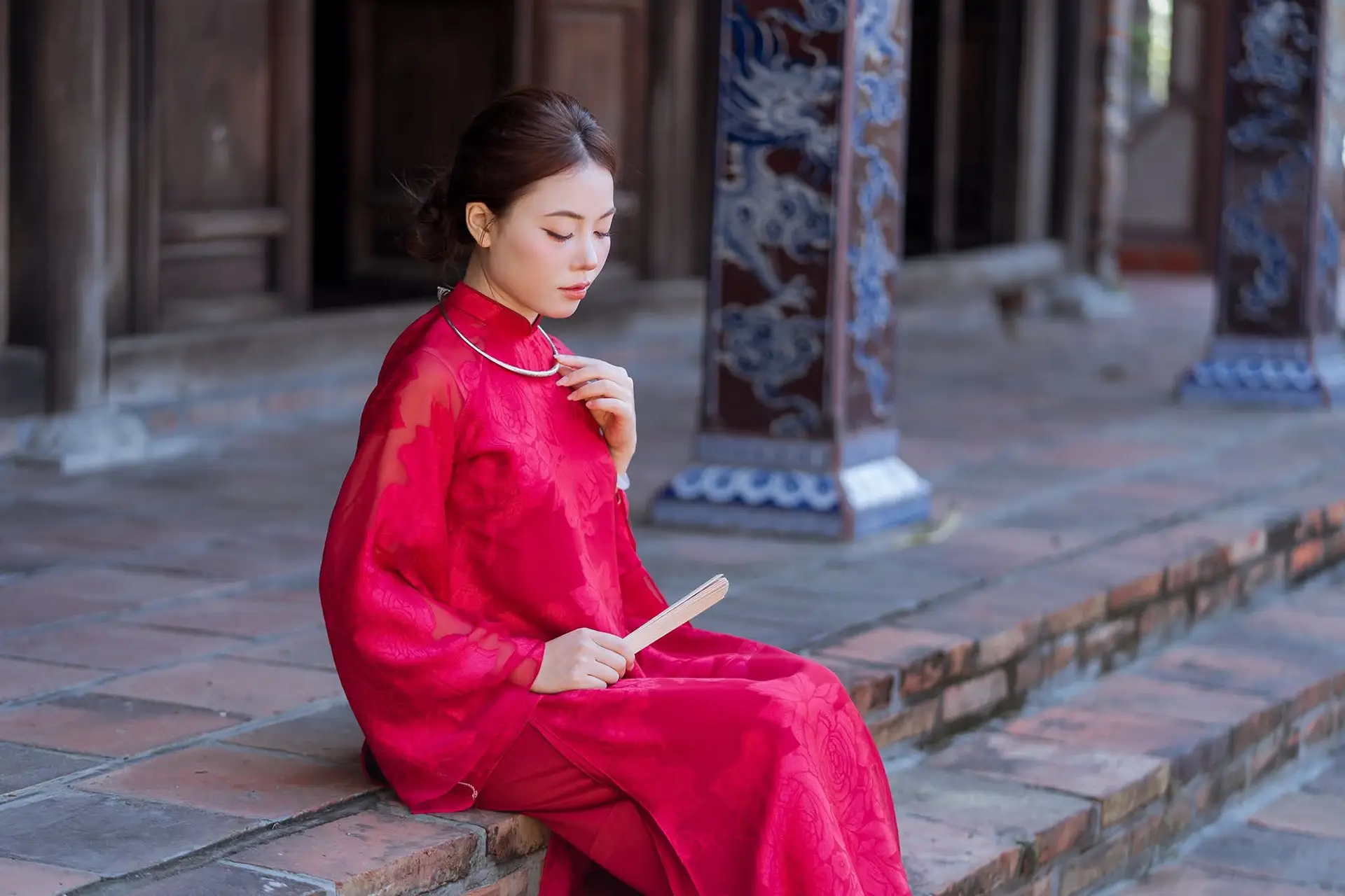 Graceful Vietnamese Traditional Ao Dai: Timeless Elegance 1000024747