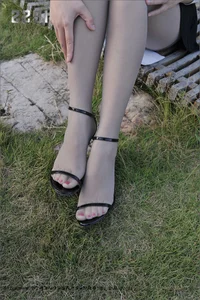 Yangyang Outdoor Grey Stockings Collection - IESS Sizubendang 067 High-Definition Gallery - image 28