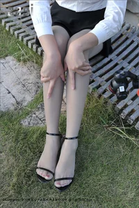 Yangyang Outdoor Grey Stockings Collection - IESS Sizubendang 067 High-Definition Gallery - image 43
