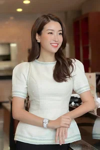 Do My Linh: The Sophisticated Style of a Beauty Queen Turned Corporate Leader - image 5