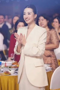 Do My Linh: The Sophisticated Style of a Beauty Queen Turned Corporate Leader - image 16