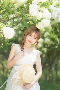 Vibrant Artistic Expression: YiTuYu Art Language Vol.5821 Featuring Pao Fu Xiao Fang - image 3