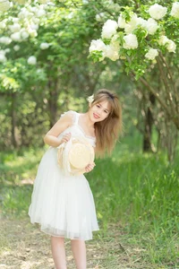 Vibrant Artistic Expression: YiTuYu Art Language Vol.5821 Featuring Pao Fu Xiao Fang - image 4