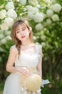 Vibrant Artistic Expression: YiTuYu Art Language Vol.5821 Featuring Pao Fu Xiao Fang - image 23