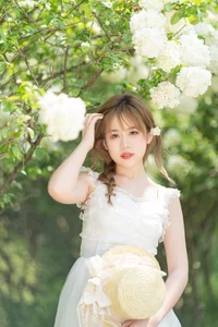 Vibrant Artistic Expression: YiTuYu Art Language Vol.5821 Featuring Pao Fu Xiao Fang - image 1