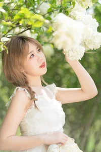 Vibrant Artistic Expression: YiTuYu Art Language Vol.5821 Featuring Pao Fu Xiao Fang - image 5