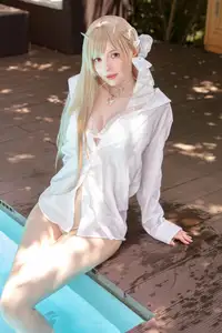 Coser Peach milky: Dive into the allure of Viper Bikini by the pool - Exclusive Collection - image 4