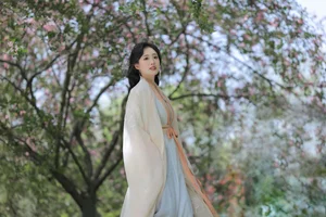 Ethereal Hanfu Beauty at Qunyu Mountain - YiTuYu Vol.8979 Tie Tie - image 4