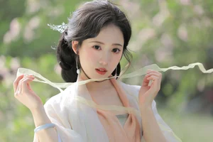 Ethereal Hanfu Beauty at Qunyu Mountain - YiTuYu Vol.8979 Tie Tie - image 14