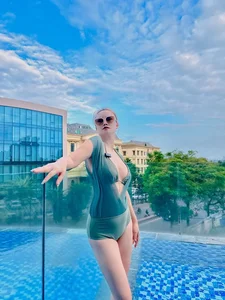 Vbiz Actress Bold Transformation: U50 Beauty and Shaved Head Style - image 5