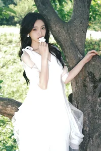 Lu Rou Chi Bu Bao in YiTuYu Art Language Vol.4523: Capturing Pure Aesthetic Beauty - image 7