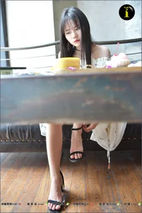 IESS Puhui Collection 003 Featuring Model Qiqi: An Aesthetic Study in Barefoot Portraiture - image 0