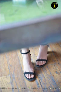 IESS Puhui Collection 003 Featuring Model Qiqi: An Aesthetic Study in Barefoot Portraiture - image 79