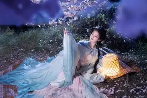 Discover the Ethereal Beauty of Qi Ni Si Mao in YiTuYu Vol.8623: An Asian Muse by Lantern Light - image 12
