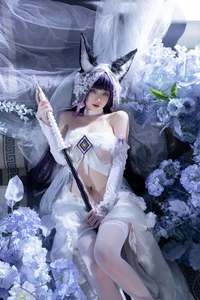 Stunning Azur Lane Musashi Cosplay by Qing Shui You Nai: Elegant Violet Floweryness Kimono Aesthetic and Wisteria Garden Photography - image 6