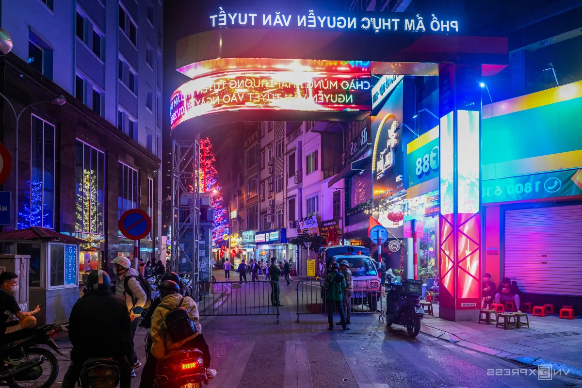 Hanoi's New Food Streets: The Struggle to Attract Local Foodies